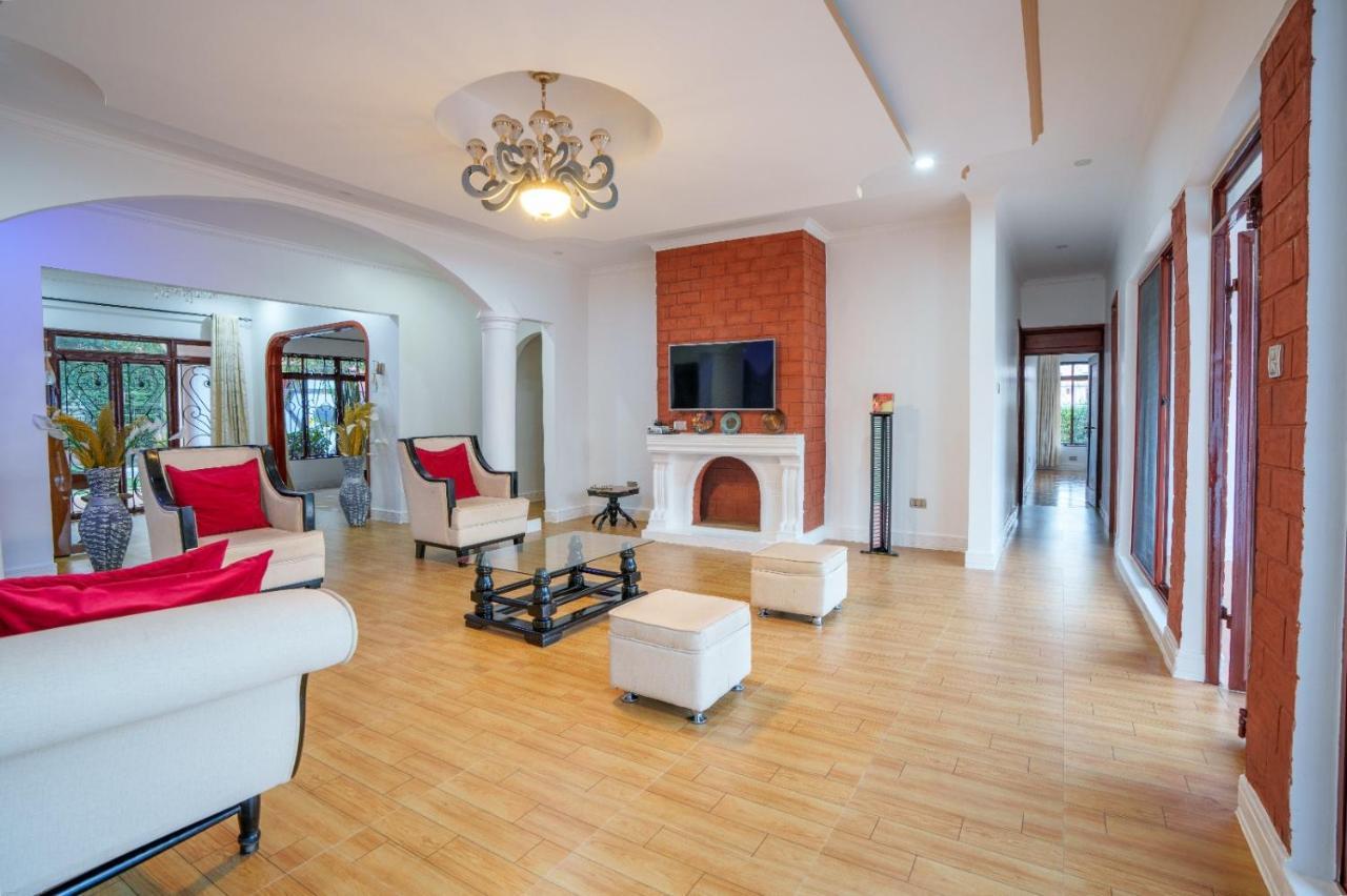 Sprunger Avenue - Tulia Homes Moshi Kültér fotó