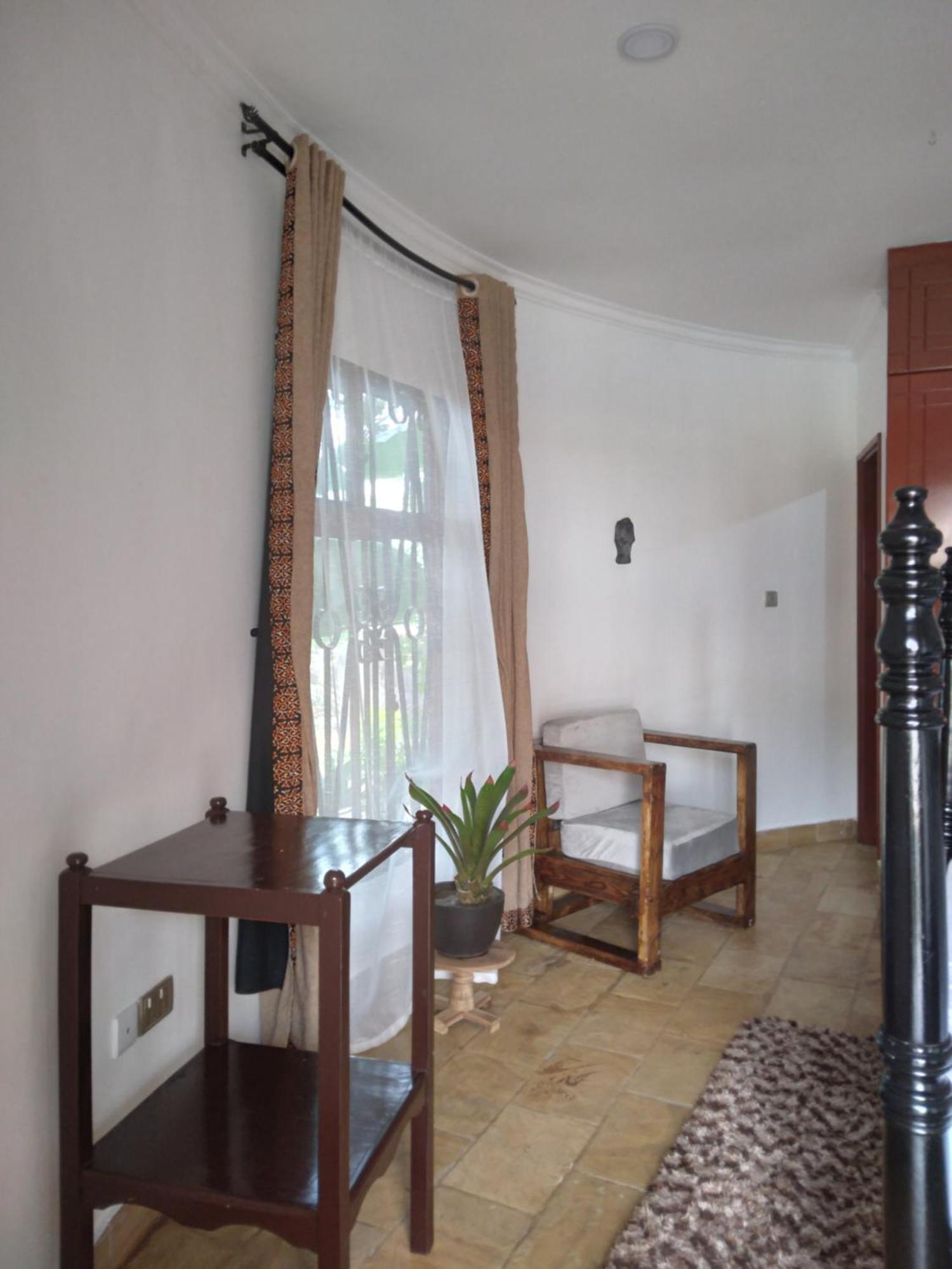 Sprunger Avenue - Tulia Homes Moshi Kültér fotó