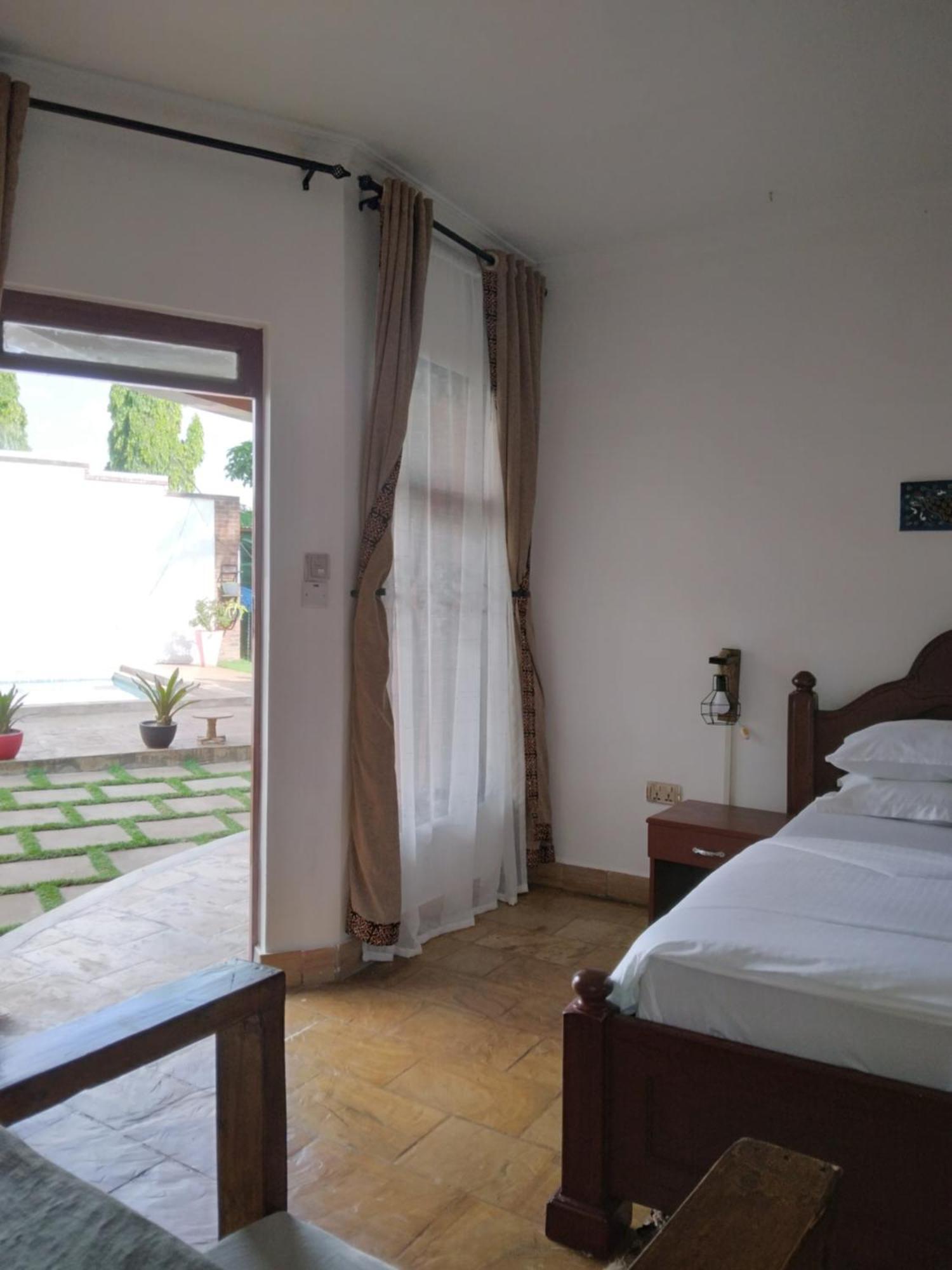 Sprunger Avenue - Tulia Homes Moshi Kültér fotó