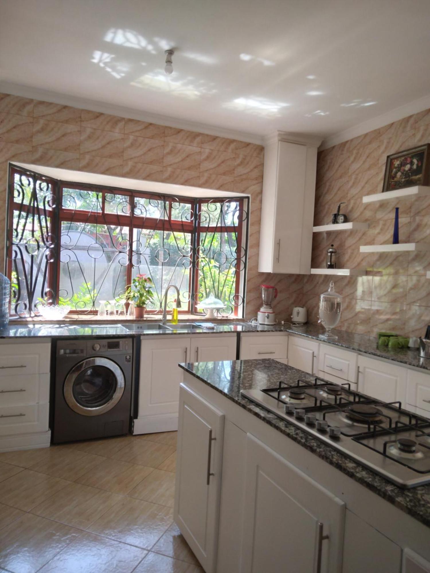 Sprunger Avenue - Tulia Homes Moshi Kültér fotó