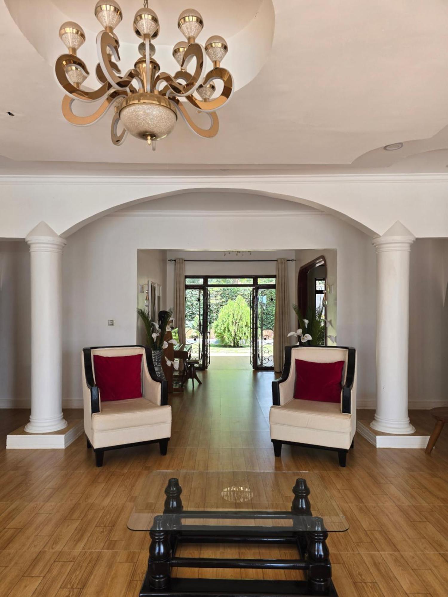 Sprunger Avenue - Tulia Homes Moshi Kültér fotó